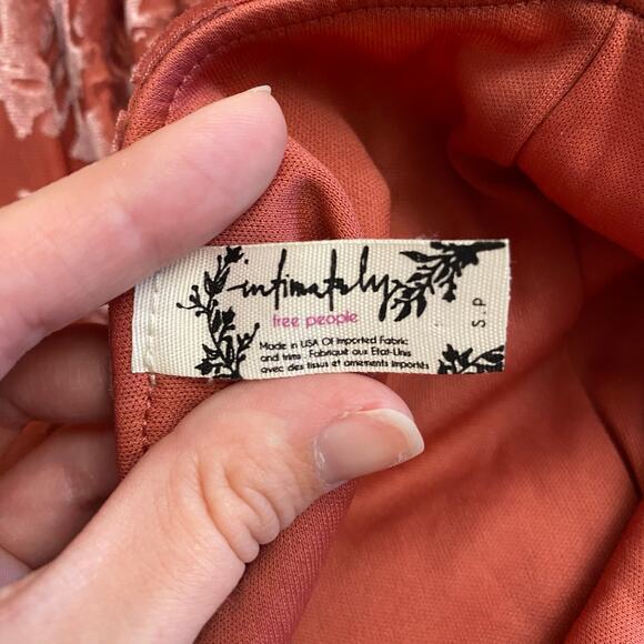 Free People Olivia Velvet Burnout Slip Dress in Dusty Rose Womens Size S - Picture 3 of 10